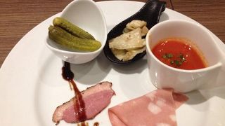 ランチ利用だったので、タパス気分は味わえず。