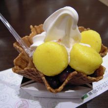 黄色いのは粟餅