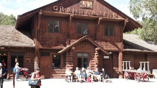 グランド・キャニオン駅は歴史を感じます