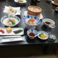 夕飯です　全部まだ出てません