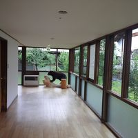 ローカ　広んですね　４人並んでも大丈夫です