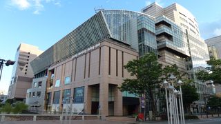 博多リバレイン --- 博多にあるなかなか面白い大型複合商業施設なのですが・・・。