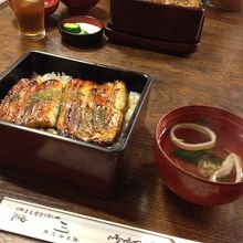 うな重一人前2200円