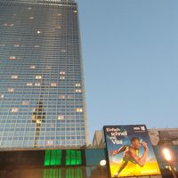 アレクサンダー広場にどどーんとたっています。