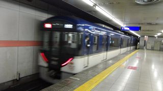 京阪電鉄の特急で三条駅まで乗車しました。