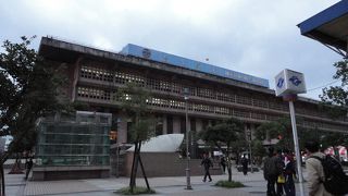 台北駅　出口に注意