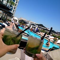 プール　ハンモックがきもちいい