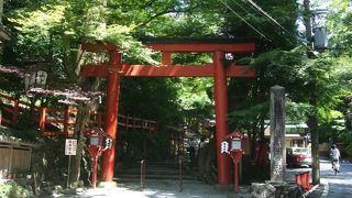 貴船神社は、貴船の中心