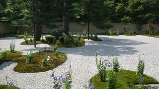 境内は、かつての紫式部邸