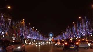 シャンゼリゼ大通り　クリスマスイルミネーションがおすすめ