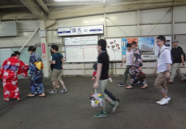 江戸川沿いの高校や大学が集まる駅