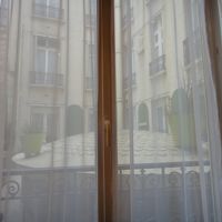 眺望は他の部屋の窓でした。