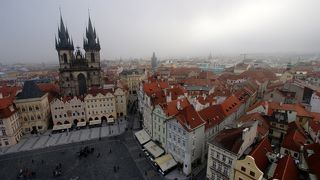 旧市庁舎　天文時計と建物、建物も面白いです