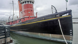 古い船が見学できます