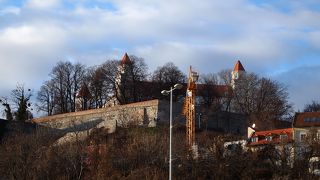 ひっくり返したテーブル