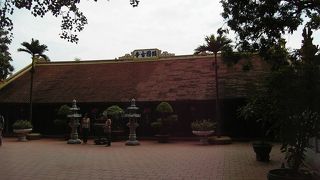 ベトナム最古のお寺　【鎮国寺】