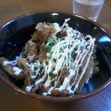 豚マヨ丼、300円！