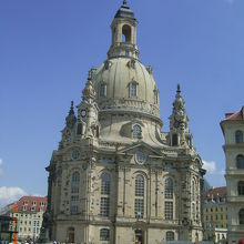 再建されました。