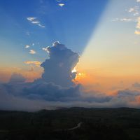 ホテル5階の研修室から見た夕陽です。