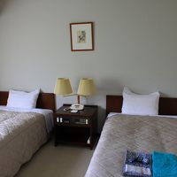 室内はきれいで、トイレはウォシュレット付きです。