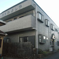 バス通りからすこし離れており静かです。