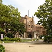 旧第四師団司令部が見える