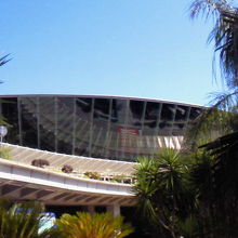 タクシーでやっと空港に到着