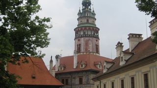 モルダウ川の断崖に聳える城