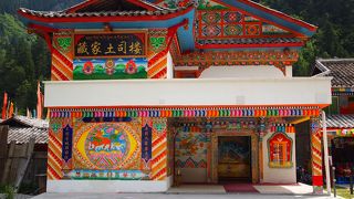 チベット族の人のお土産屋