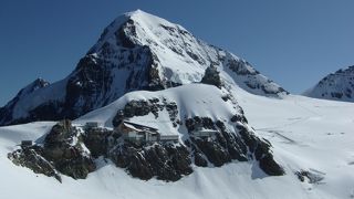 氷河と4000ｍ峰が素晴らしい展望