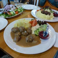 付け合わせのポテトも山盛り！