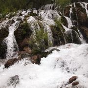 水量も多く滝の連続