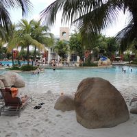 フェスティブ宿泊者も利用できるハードロックホテルのプール