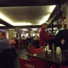 「飲み物のみ」のお客さんも、大勢いました。