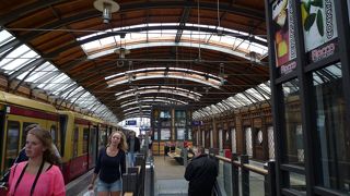 移動にはＳバーン、Ｕバーンが便利です。