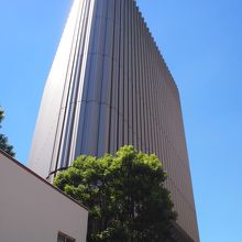 九段下駅前にあります