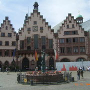 旧市庁舎の広場です。