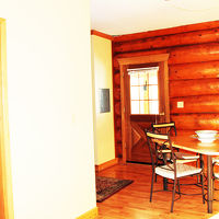 部屋のダイニングルーム