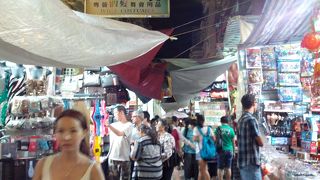 男の一人旅には向かないナイトマーケット