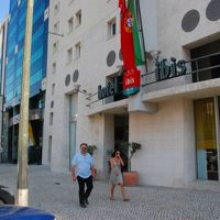 前の舗道から写す