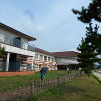 浦の海岸から。右に海が広がる。