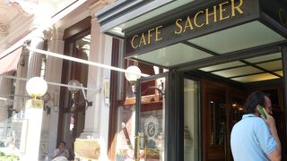 話の種に行ってみました、その程度かな。