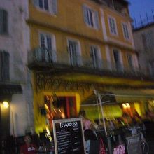 夜だったのでうまく取れていないけど(夜のカフェテラス)