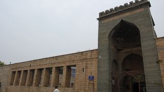 観光客でも入れるイスラム寺院（モスク）。