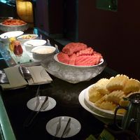 フルーツの盛り合わせ、ヨーグルト