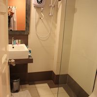 洗面＆シャワー＆トイレ　かなり狭いです