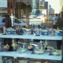 店舗前ショーウィンドウ