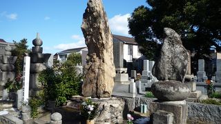 妙楽寺 --- 博多の豪商「神屋宗堪」のお墓もあります。