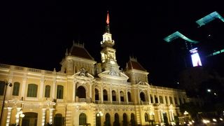 ライトアップされる姿は壮観！