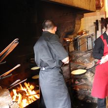 焼いているところを見ることができます